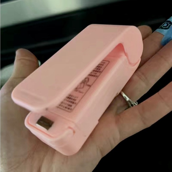Mini Pink Portable Home Heat Bag Sealer, for Plastic Bags, Reseal Snack Bags - Picture 8 of 15